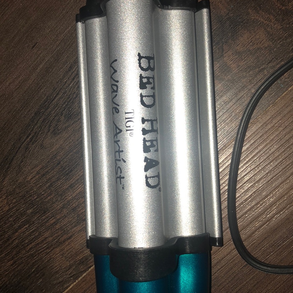 Bed head TiGi Wave Artist